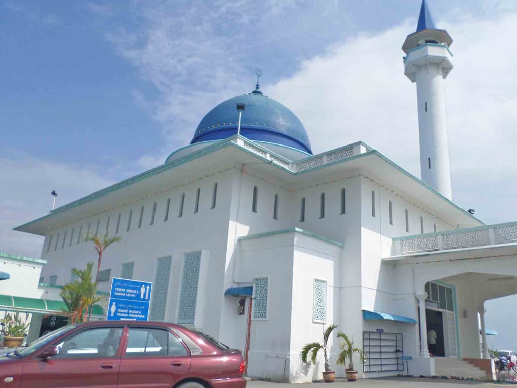 places to visit in mersing 2024 quarters masjid jamek bandar mersing 